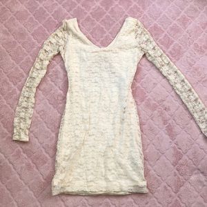 Long sleeve lace body con dress